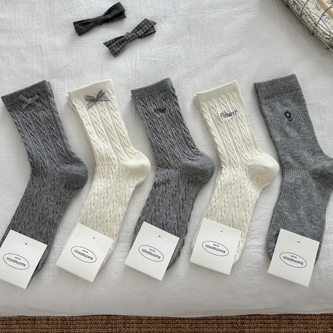 Women Slouch Socks Cotton Knit Cable Pattern Bowknot Flower Embroidery Japanese Vintage Style Mid Calf Crew Soft Breathable