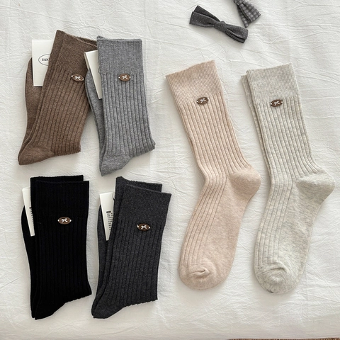 Damen Baumwolle Slouch Socken Gerippt Mittelhoch Crew Socken Atmungsaktiv Japanischer Stil Mit Schleifen Deko Etikett Metallknopf Detail