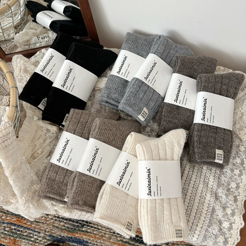 Women Wool Blend Slouch Socks Warm Ribbed Knit Mid Calf Winter Hosiery Decorative Label Retro Style
