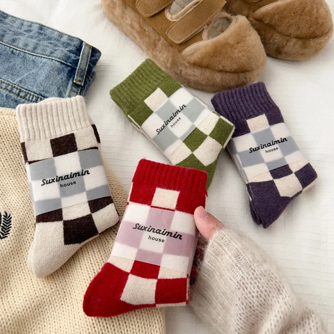 Women Retro Checkerboard Wool Knit Socks Thick Warm Winter Crew Socks Casual Plaid Pattern Japanese Style Socks Gift