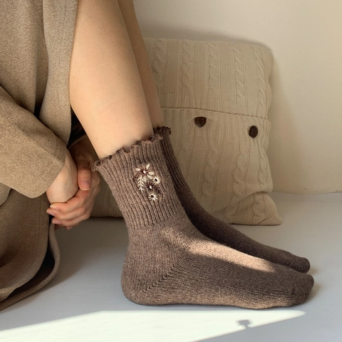 Chaussettes Épaisses Et Chaudes En Mélange De Laine Pour Femmes Avec Broderie Florale Et Bord À Volants Style Mori