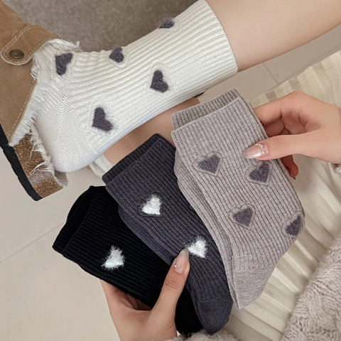 Damen Wadenlange Socken Viscosemischung Rippstrick 3D Beflocktes Herzmuster Koreanischer Süßer Stil Verdickt Warm Mode
