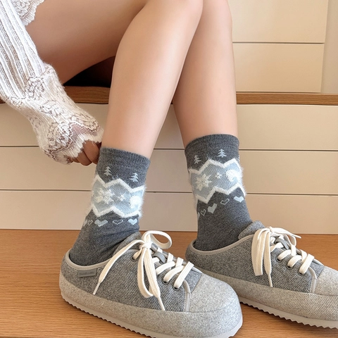 Women Mid Tube Socks Thick Knit Warm Winter Autumn Cute Cartoon Dog Polka Dot Striped Pattern Soft Comfortable Crew Socks