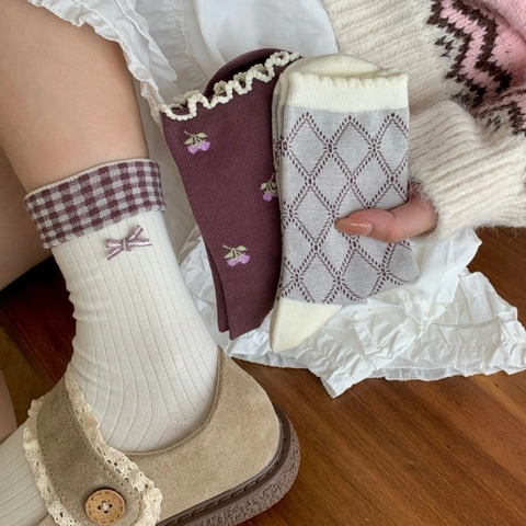 Damen Crew Socken Gekämmte Baumwolle Retro Japanischer Stil Schleife Rautenmuster Blumenstickerei Rüschenbündchen Süß Weich Lässig