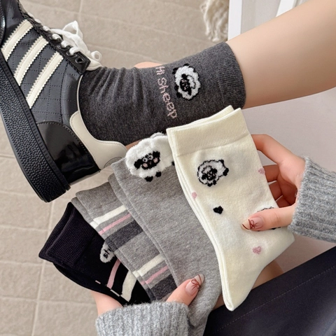 Women Crew Socks Cotton Blend Cartoon Sheep Pattern Cute Embroidery Soft Breathable Elastic Ribbed Cuff