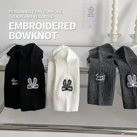 Damen Crew Socken Baumwollmischung Rippstrick Schleifenstickerei Buchstabenmuster Japanischer Preppy Stil Trendig Weich Atmungsaktiv