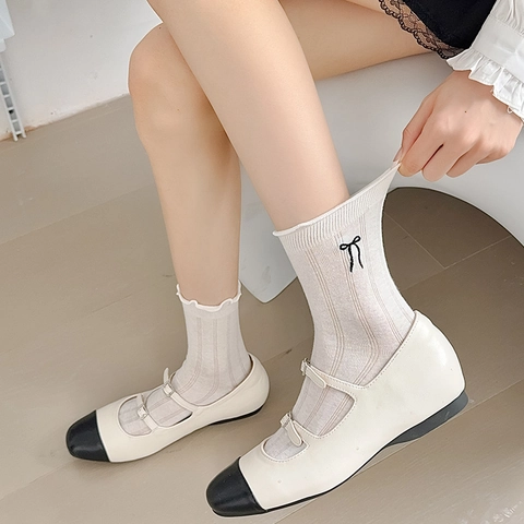 Calcetines De Algodón Media Pantorrilla Para Mujer Borde Con Volantes Bordado De Lazo Estilo Dulce Color Sólido