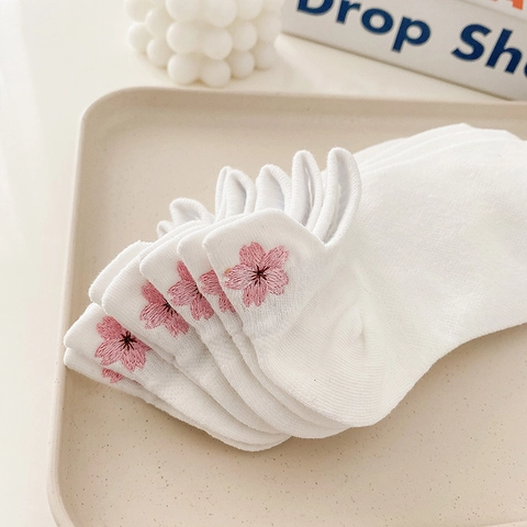 Damen Atmungsaktive Baumwolle Mesh Unsichtbare Socken Kirschblüten Stickerei Japanischer College Stil Anti Rutsch Weiß
