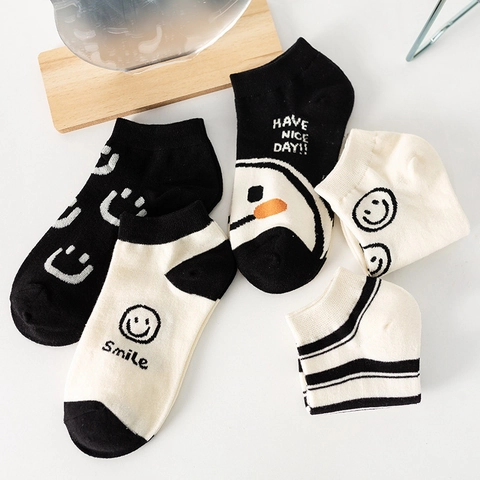 Women Ankle Socks Cotton Blend Breathable Sweat Absorbent Smiley Face Striped Low Cut Boat Socks Casual Comfort