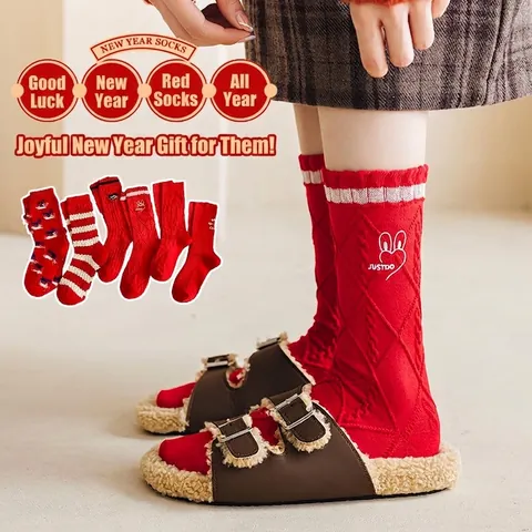 Rote Crew-Socken Aus Baumwollmischung Mittellang Festlich Neujahr Stickerei Herz Hase Muster Lässiges Damen Accessoire