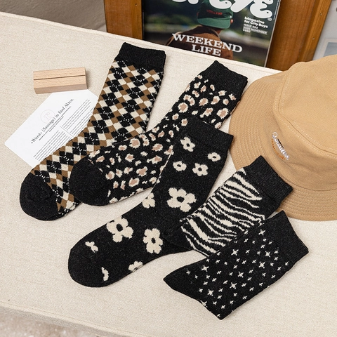 Women Wool Blend Mid Calf Socks Leopard Print Argyle Star Patterns Warm Thickened Knitted Winter Crew Socks