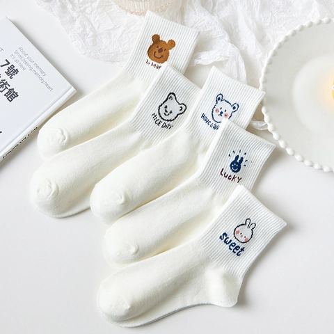 Frauen Crew Socken Baumwolle Atmungsaktiv Bestickt Cartoon Bär Hase Japanischer Stil Preppy Akademisch Weiß