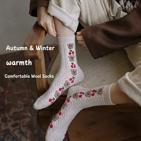 Women Vintage Wool Blend Bear Socks Thick Warm Winter Crew Socks Retro Heart Pattern Knitted Hosiery For Daily Home Wear