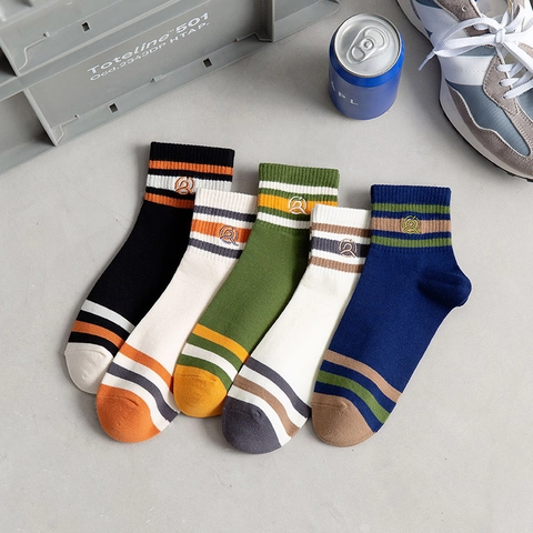 Herren Crew Socken Gestreift Bestickt Baumwollmischung Atmungsaktiv Sportlich Lässig Mittellang Vintage Sport