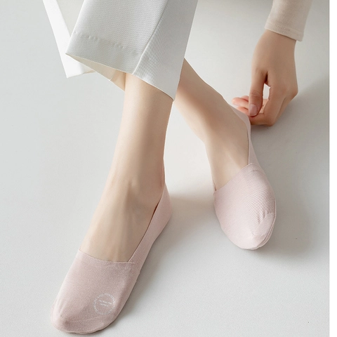 Women No Show Socks Cotton Blend Invisible Boat Socks Shallow Mouth Thin Breathable Anti Slip Seamless Solid Color