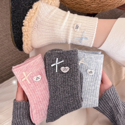 Damen Socken Mittelhoch Wolle Dick Warm Winter Süße Schleife Herz Anhänger Rippstrick