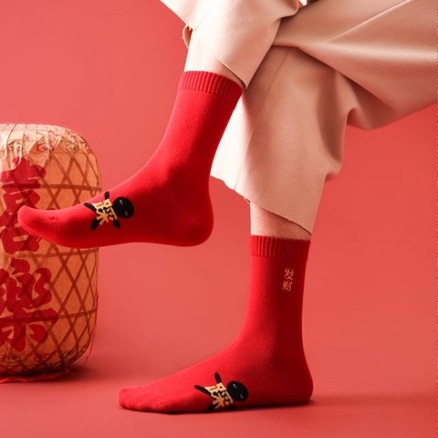 Herren Rote Crew Socken Gekämmte Baumwolle Atmungsaktiv Festlich Chinesisches Neujahr Stickerei Glücksbringer Weich