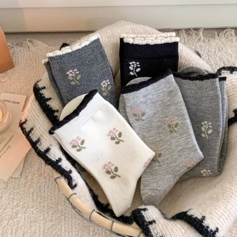 Women Crew Socks Acrylic Knit Floral Embroidery Wave Edge Sweet Korean Style Warm Mid Calf Socks For Autumn Winter