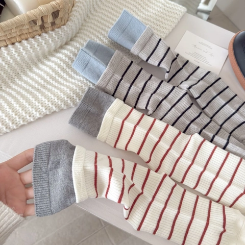 Women Striped Crew Socks Faux Wool Texture Acrylic Polyester Blend Ribbed Cuff Mid Calf Casual Collegiate Style