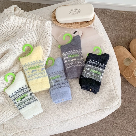 Damen Winter Verdickte Plüsch Wadenlange Socken Warm Gemütlich Weich Nordic Fair Isle Jacquard Muster