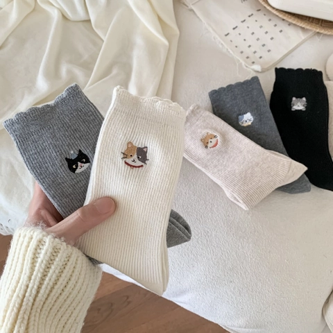 Calzini Crew Da Donna In Misto Acrilico Poliestere Ricamo Gatto Animale Bordo A Lattuga Ondulato Trama A Costine Stile Giapponese Kawaii