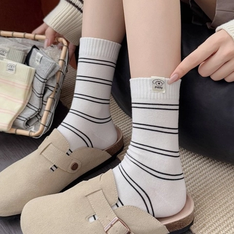 Gestreifte Crew Socken Für Damen Aus Gekämmter Baumwolle Atmungsaktive Freizeitstrümpfe Mit Süßem Hundepatch