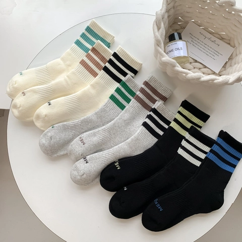 Gestreifte Crew-Socken Gekämmte Baumwolle Drei Streifen Gerippt Atmungsaktiv Sportlich Lässig Japanischer Stil Unisex
