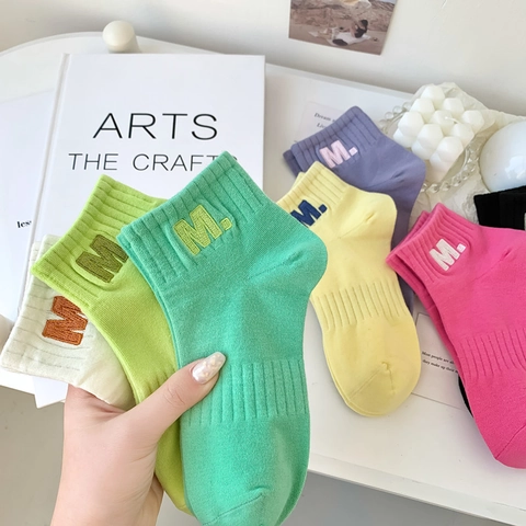 Damen Socken Aus Gekämmter Baumwolle Mit M-Stickerei Gerippt Atmungsaktiv Lässig Sportlich Weich Strumpfwaren