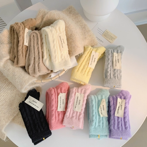 Women Fuzzy Socks Thickened Thermal Nylon Sleep Socks Warm Cable Knit Floor Socks Winter Cozy Home Lounge Hosiery