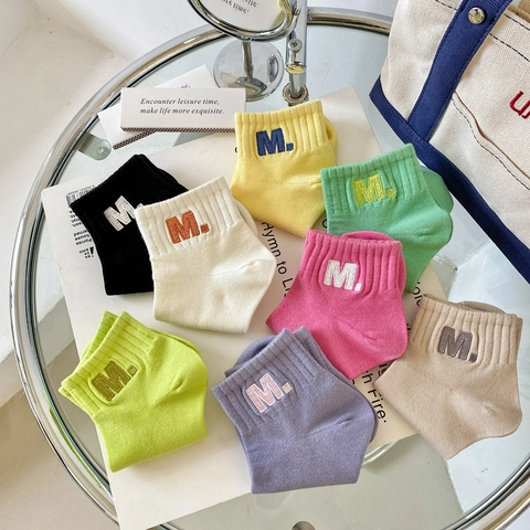 Damen Socken Aus Gekämmter Baumwolle Mit M-Stickerei Gerippt Atmungsaktiv Lässig Sportlich Weich Strumpfwaren