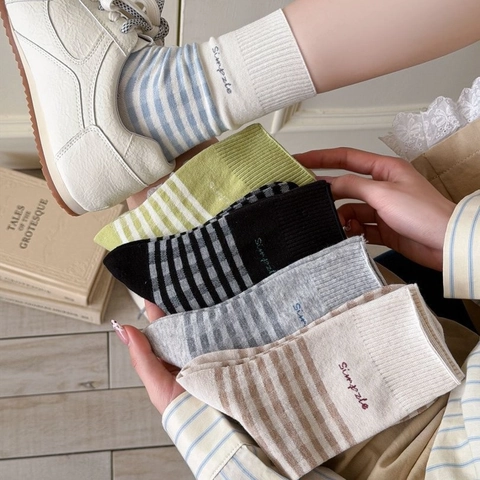 Gestreifte Socken Aus Gekämmter Baumwolle Atmungsaktiv Lässig Mittelhoch Mit Buchstabenstickerei Für Damen