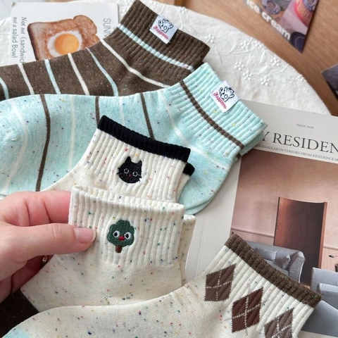 Combed Cotton Mid Calf Socks Breathable Japanese Style Cartoon Cat Tree Embroidery Striped Argyle Pattern Women Casual