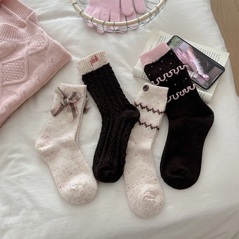 Chaussettes Mi-Mollet En Mélange De Laine Pour Femmes Chaudes Tricot Épais Doux Bord À Volants Nœud Bouton Broderie