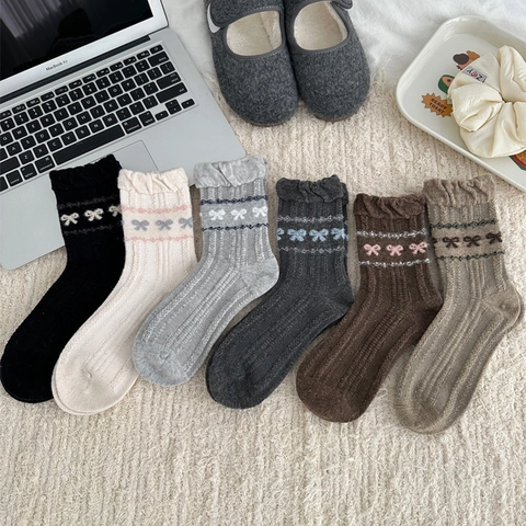 Chaussettes En Laine Mélangée Pour Femmes Tricotées Côtes Nœud Jacquard Bord Ondulé Style Japonais Doux Chaud