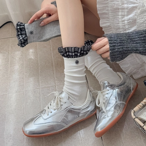 Damen Crew Socken Baumwolle Rippstrick Karo Rüschenbesatz Dekorativer Knopf Japanischer Stil Slouchy Socken