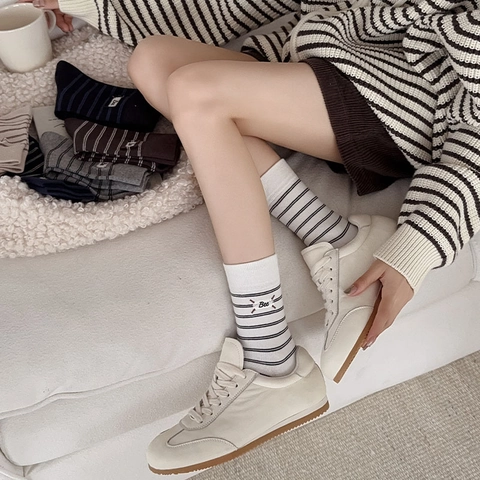 Cotton Striped Crew Socks With Bee Embroidery Patch Japanese Preppy Style Casual Breathable Mid-Calf Socks For Women