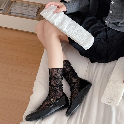 Damen Socken Wadenhoch Spitze Ausgehöhlt Blumenmuster Mesh Atmungsaktiv Ballett Stil Slouch Socken Nylon Süß Elegant