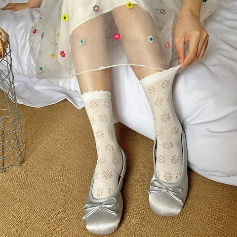 Women Cotton Crew Socks Hollow Out Mesh Breathable Lettuce Edge Sweet Vintage Style White Elegant Soft Comfort