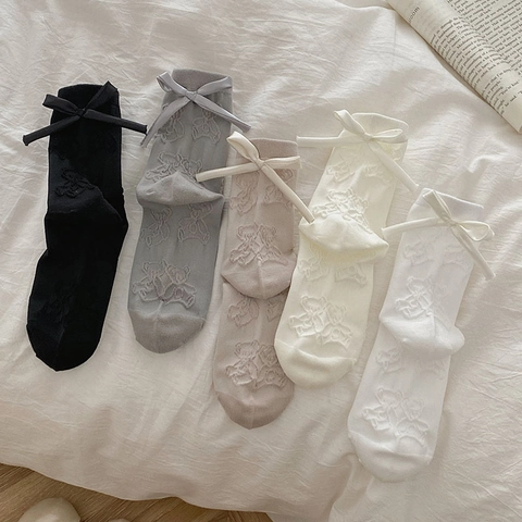 Süße Crew-Socken Im Japanischen Stil Mit Satinschleife Und Geprägtem Bären-Jacquard Baumwollstrick Für Damen
