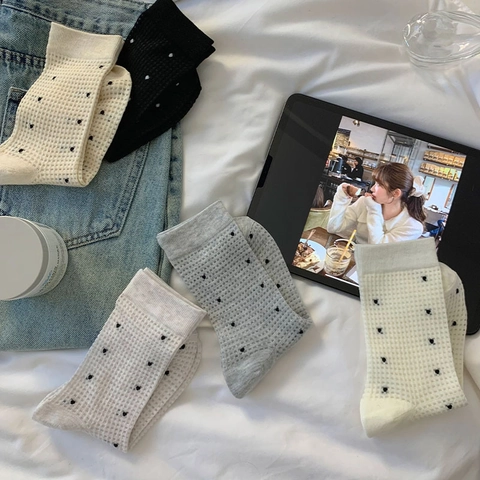 Damen Crew Socken Baumwollmischung Atmungsaktiv Mesh Polka Dot Muster Japanischer Stil Sommer Dünn Casual Wadenhoch