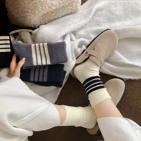 Gestreifte Crew Socken Im Japanischen Stil Verdickte Warme Fleece Asymmetrische Slouchy Mittelhoch Winter Damen