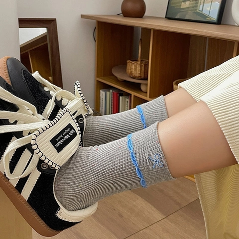 Women Crew Socks Cotton Blend Japanese Style Bow Embroidery Lettuce Edge Ribbed Knit Sweet Confetti Yarn
