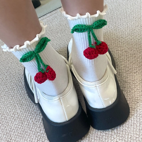Damen Crew Socken Baumwollmischung 3D Häkelkirsche Dekor Süß Rüschenrand Rippstrick Japanischer Stil JK Kawaii