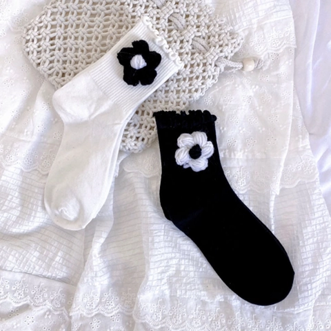 Damen Mittelhohe Socken Mit Handgefertigten 3D Häkelblumen Rüschenrand Süßer Lolita Stil Baumwollmischung Gestrickt