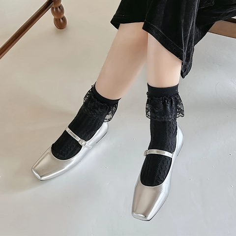 Damen Crew Socken Baumwollmischung Spitzenbesatz Gerippte Vertikale Streifen Retro Süßer Lolita Stil JK Uniform Zubehör Schwarz