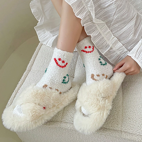 Calze In Pile Di Corallo Inverno Donna Spesse Calde Casa Sonno Media Altezza Faccina Sorridente Pois
