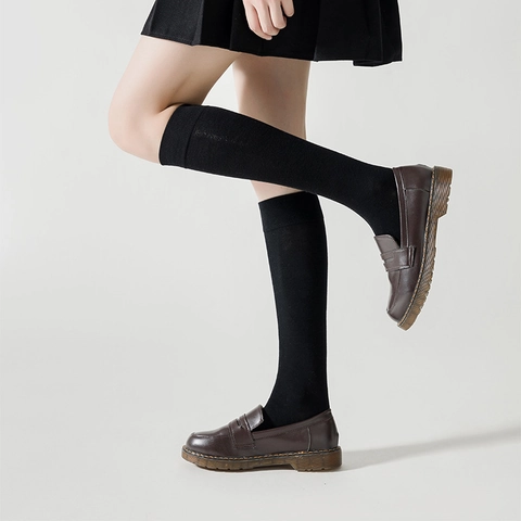 Chaussettes Hautes Femmes Mélange Coton Élastique Mi-Bas Couleur Unie JK Style Scolaire Japonais Mode Look Minceur Doux
