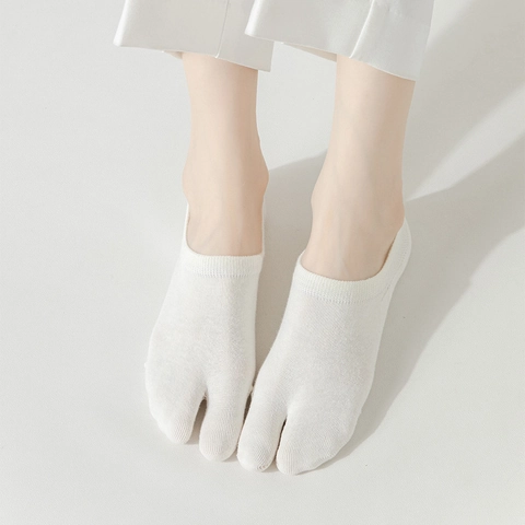 Women Tabi Socks Two Toe No Show Invisible Cotton Non-Slip Silicone Heel Breathable Solid Color Japanese Style