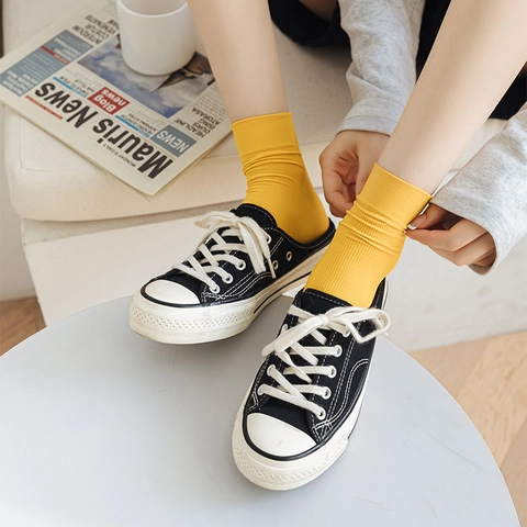 Women Mid Tube Crew Socks Velvet Thin Breathable Ribbed Vertical Striped Solid Color Casual High Elasticity Streetwear