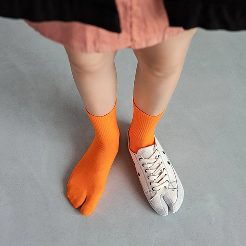 Women Tabi Socks Split Toe Cotton Blend Ribbed Solid Color Mid Tube Casual Fashionable Comfortable